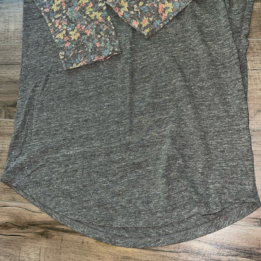 LulaRoe Randy Baseball Tee - Picture 4 of 6